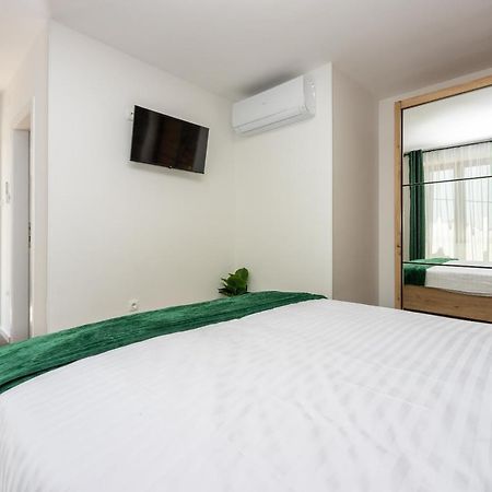 Villa Antani With Heated Pool, Sauna & Jacuzzi ซริกเวนิซา ภายนอก รูปภาพ