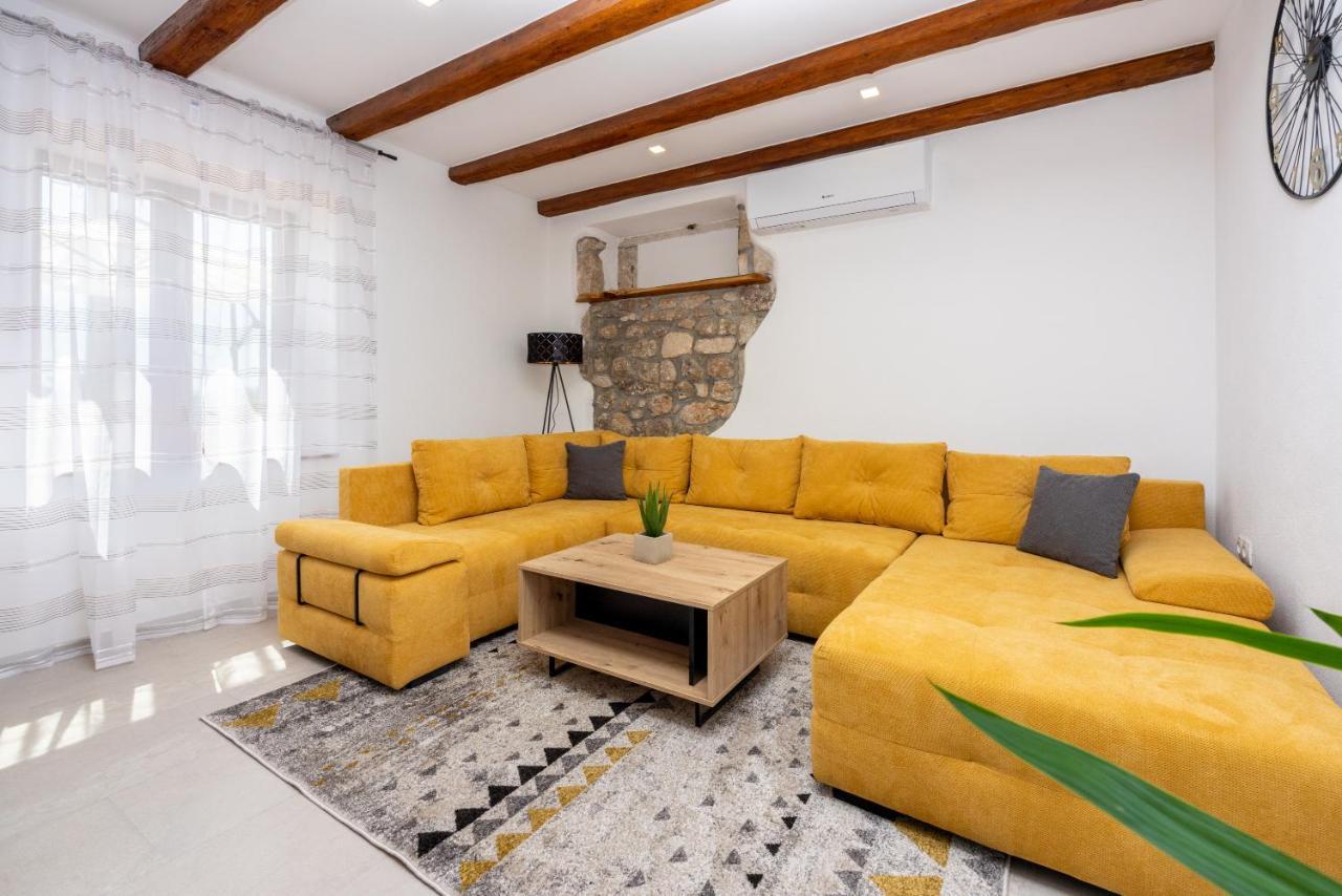 Villa Antani With Heated Pool, Sauna & Jacuzzi ซริกเวนิซา ภายนอก รูปภาพ