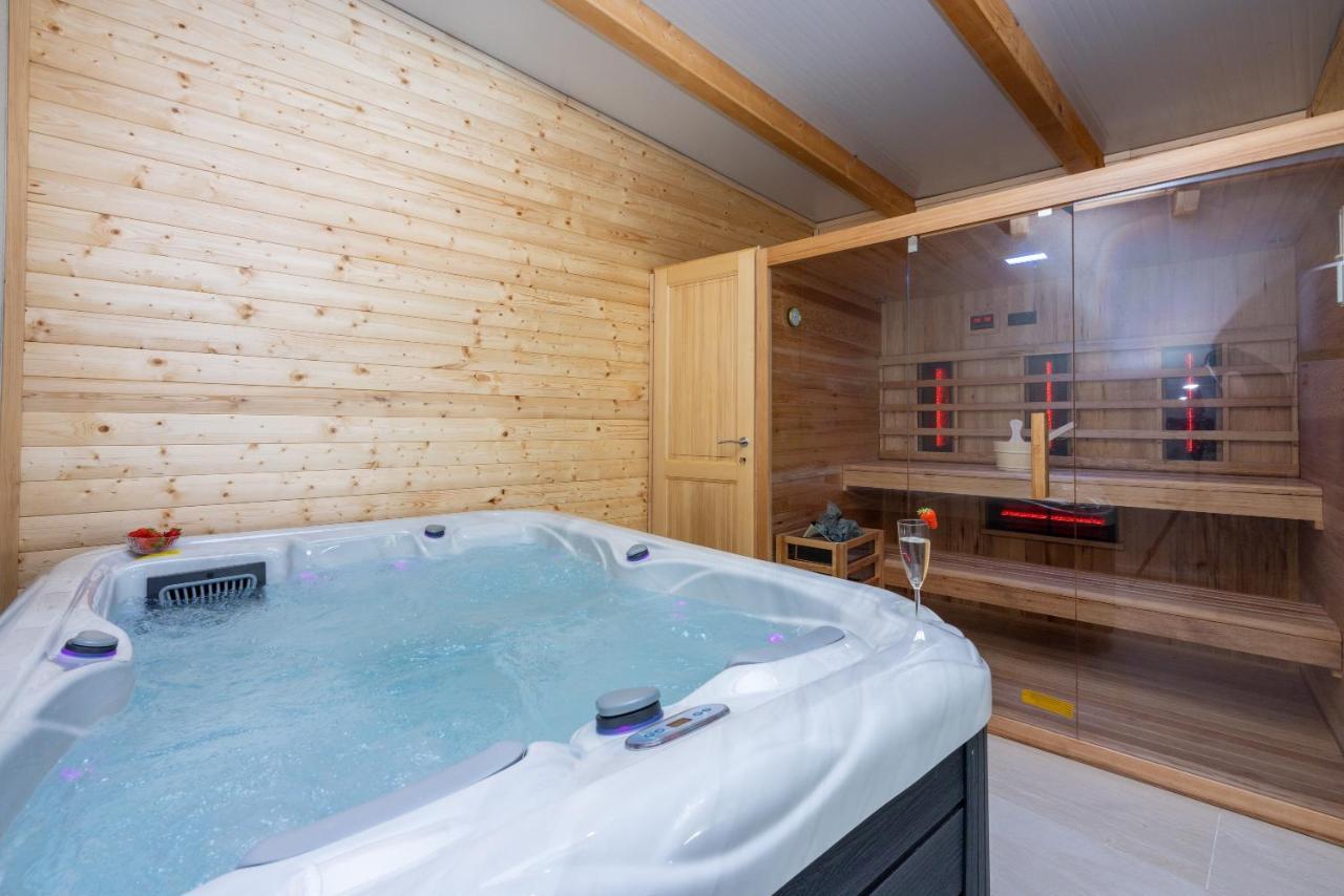 Villa Antani With Heated Pool, Sauna & Jacuzzi ซริกเวนิซา ภายนอก รูปภาพ