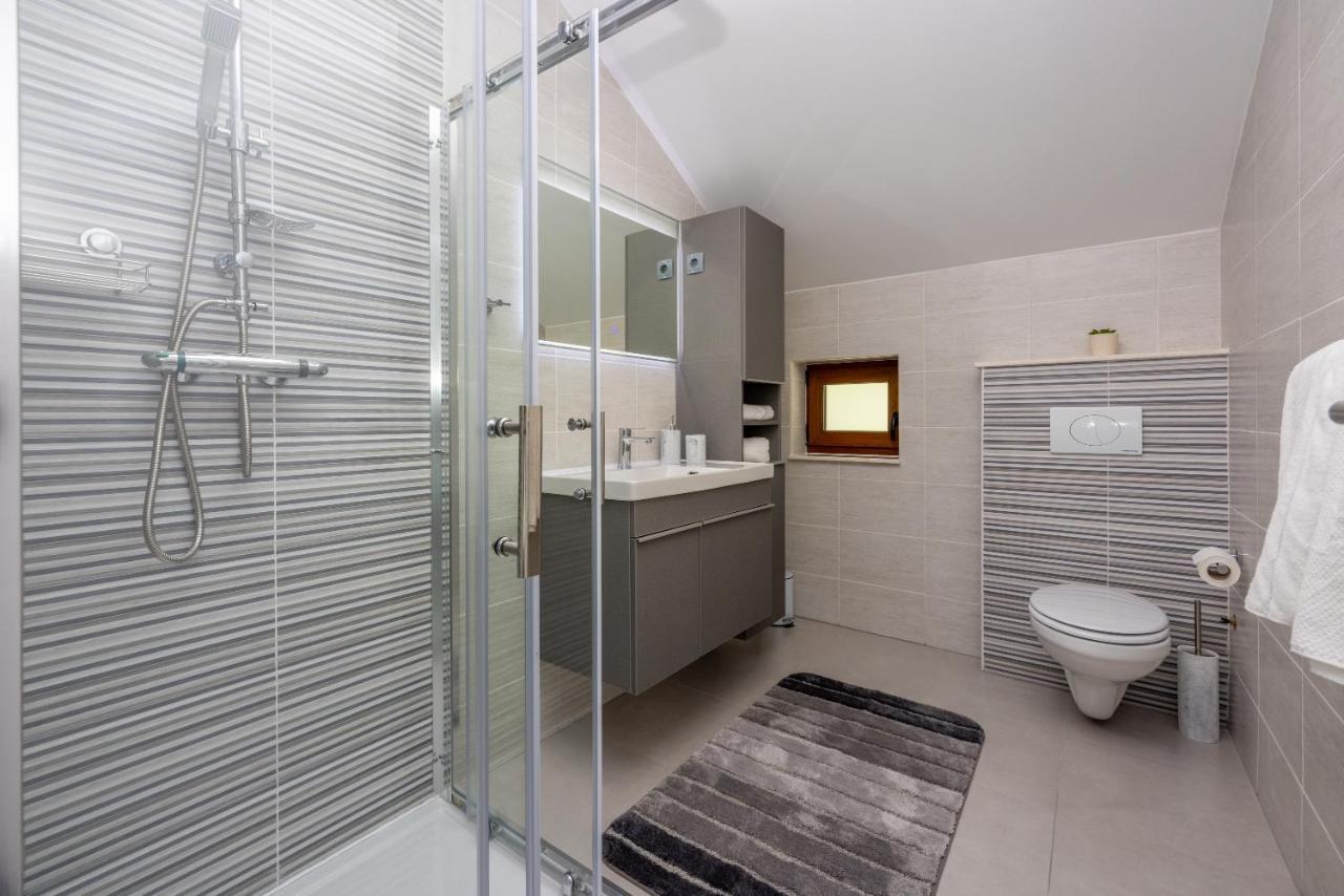 Villa Antani With Heated Pool, Sauna & Jacuzzi ซริกเวนิซา ภายนอก รูปภาพ