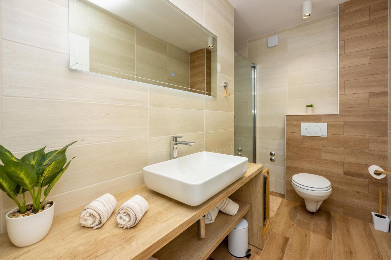 Villa Antani With Heated Pool, Sauna & Jacuzzi ซริกเวนิซา ภายนอก รูปภาพ