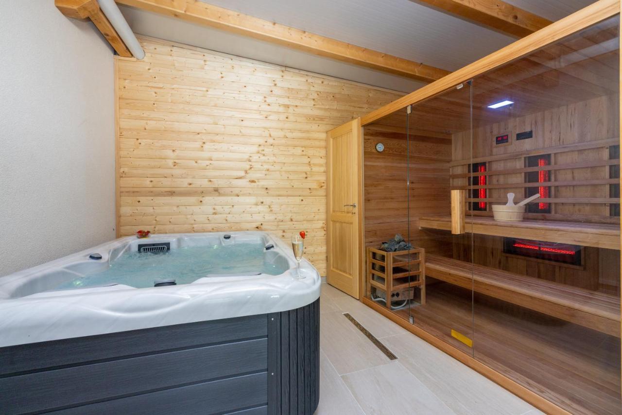 Villa Antani With Heated Pool, Sauna & Jacuzzi ซริกเวนิซา ภายนอก รูปภาพ