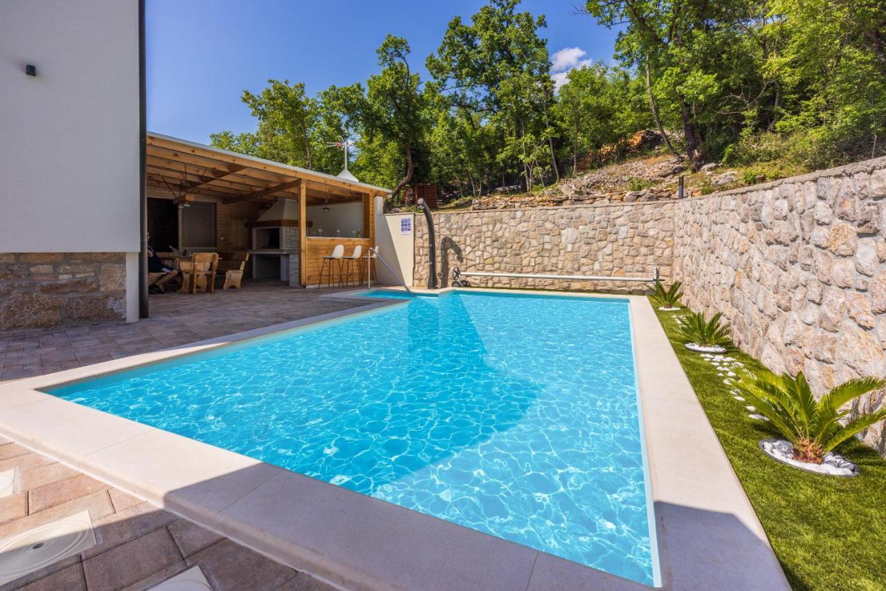 Villa Antani With Heated Pool, Sauna & Jacuzzi ซริกเวนิซา ภายนอก รูปภาพ