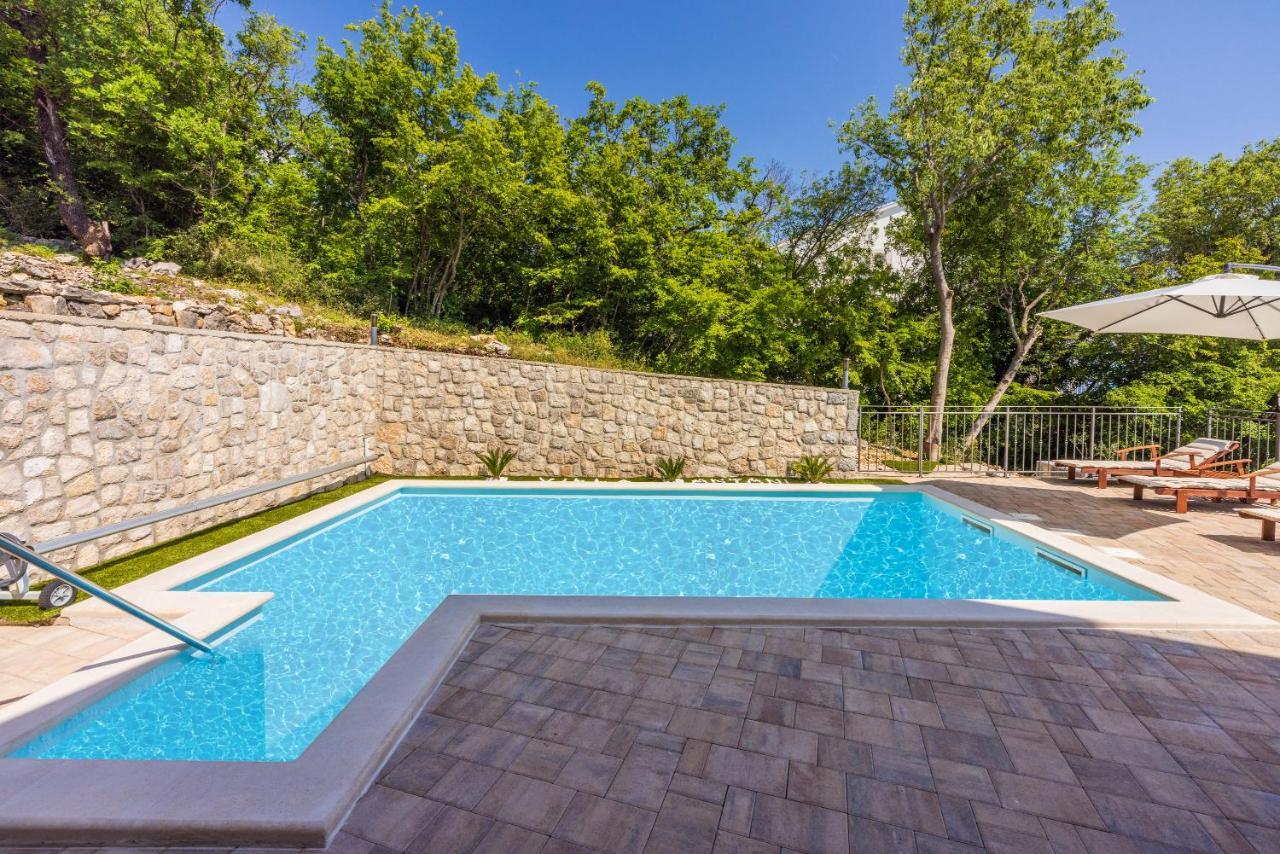 Villa Antani With Heated Pool, Sauna & Jacuzzi ซริกเวนิซา ภายนอก รูปภาพ